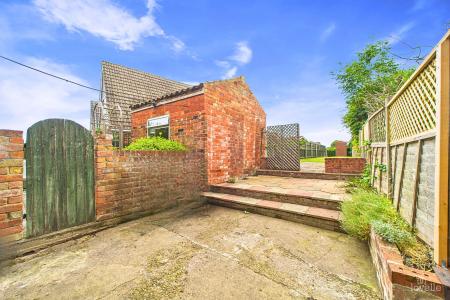 2 bedroom Terraced House for sale in Lords Lane, Barrow-upon-Humber, North Lincolnshire, DN19