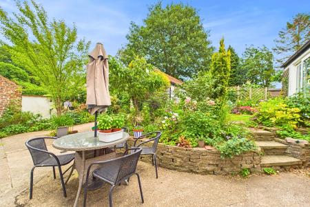 4 bedroom Semi-detached house for sale in Palmer Lane, Barrow-upon-Humber, North Lincolnshire, DN19