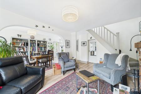 4 bedroom Semi-detached house for sale in Palmer Lane, Barrow-upon-Humber, North Lincolnshire, DN19