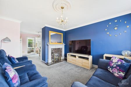 3 bedroom Semi-detached house for sale in Wesley Close, Winterton, North Lincolnshire, DN15