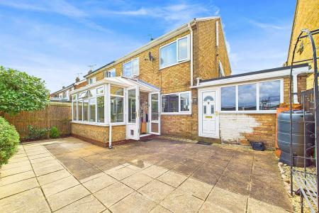 3 bedroom Semi-detached house for sale in Wesley Close, Winterton, North Lincolnshire, DN15