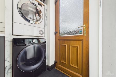 4 bedroom Detached house for sale in Ferry Road, Barrow-upon-Humber, North Lincolnshire, DN19