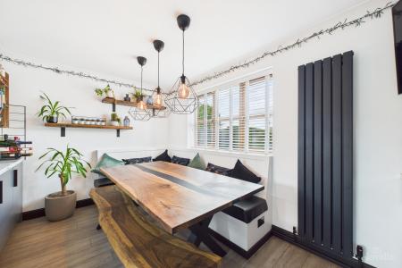 4 bedroom Detached house for sale in Ferry Road, Barrow-upon-Humber, North Lincolnshire, DN19