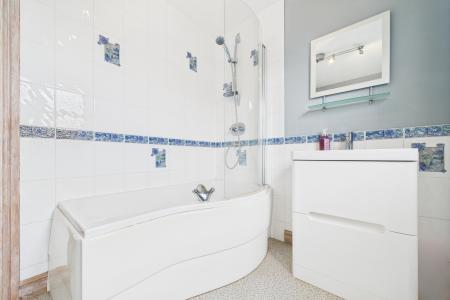 4 bedroom Detached house for sale in Ferry Road, Barrow-upon-Humber, North Lincolnshire, DN19