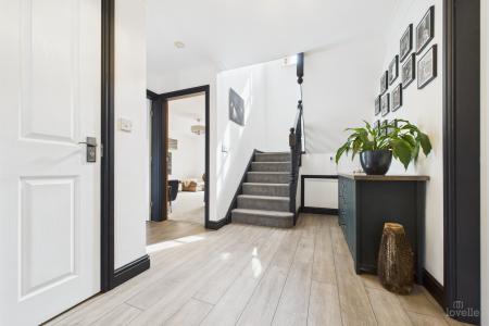 4 bedroom Detached house for sale in Ferry Road, Barrow-upon-Humber, North Lincolnshire, DN19