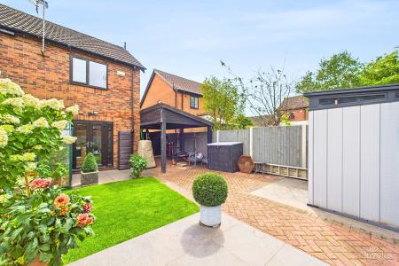 2 bedroom Semi-detached house for sale in Saddle Close, Goxhill, North Lincolnshire, DN19