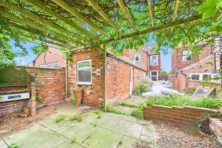 3 bedroom Semi-detached house for sale in Westfield Road, Barton-upon-Humber, North Lincolnshire, DN18