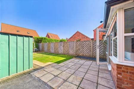 3 bedroom Semi-detached house for sale in Canberra View, Barton-upon-Humber, North Lincolnshire, DN18