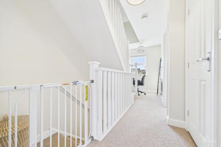 3 bedroom Semi-detached house for sale in Canberra View, Barton-upon-Humber, North Lincolnshire, DN18