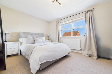 3 bedroom Semi-detached house for sale in Canberra View, Barton-upon-Humber, North Lincolnshire, DN18