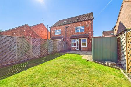 3 bedroom Semi-detached house for sale in Canberra View, Barton-upon-Humber, North Lincolnshire, DN18