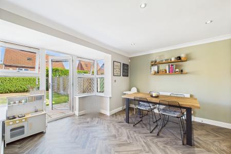 3 bedroom Semi-detached house for sale in Canberra View, Barton-upon-Humber, North Lincolnshire, DN18