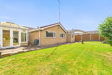 3 bedroom Detached bungalow for sale in Cornhill Drive, Barton-upon-Humber, North Lincolnshire, DN18