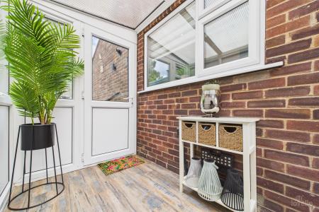 2 bedroom Semi-detached bungalow for sale in Pasture Road, Barton-upon-Humber, North Lincolnshire, DN18