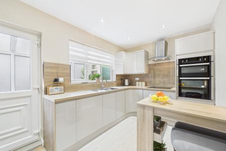 2 bedroom Semi-detached bungalow for sale in Pasture Road, Barton-upon-Humber, North Lincolnshire, DN18