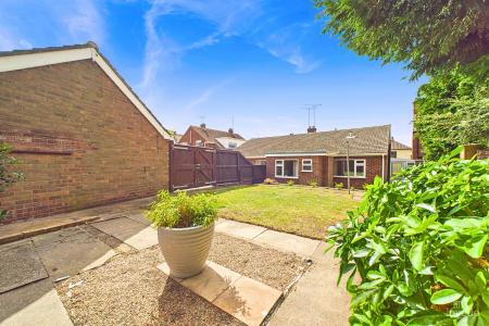 2 bedroom Semi-detached bungalow for sale in Pasture Road, Barton-upon-Humber, North Lincolnshire, DN18