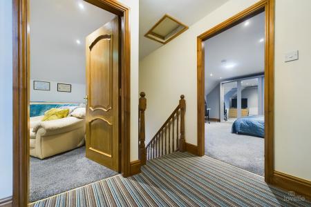 5 bedroom Detached house for sale in Ferry Road East, Barrow-upon-Humber, North Lincolnshire, DN19