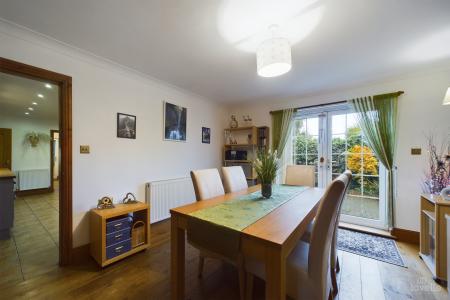 5 bedroom Detached house for sale in Ferry Road East, Barrow-upon-Humber, North Lincolnshire, DN19