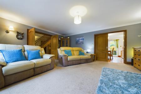 5 bedroom Detached house for sale in Ferry Road East, Barrow-upon-Humber, North Lincolnshire, DN19