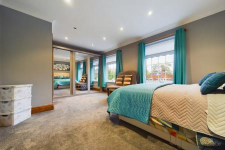 5 bedroom Detached house for sale in Ferry Road East, Barrow-upon-Humber, North Lincolnshire, DN19