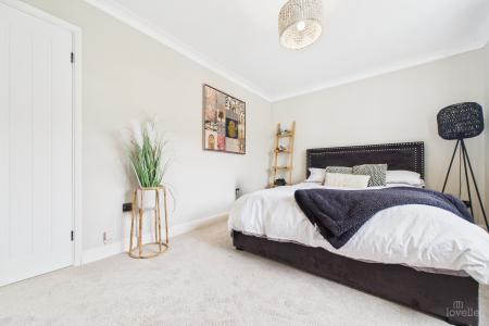 3 bedroom Detached bungalow for sale in Bradwell Close, Barton-upon-Humber, North Lincolnshire, DN18