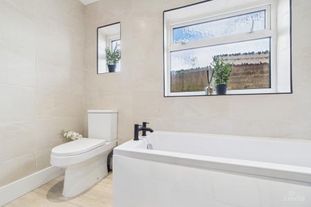 3 bedroom Detached bungalow for sale in Bradwell Close, Barton-upon-Humber, North Lincolnshire, DN18