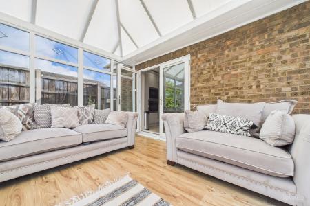 3 bedroom Detached bungalow for sale in Bradwell Close, Barton-upon-Humber, North Lincolnshire, DN18