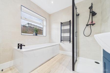 3 bedroom Detached bungalow for sale in Bradwell Close, Barton-upon-Humber, North Lincolnshire, DN18