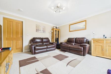 4 bedroom Semi-detached house for sale in Canberra View, Barton-upon-Humber, North Lincolnshire, DN18