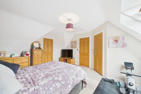 4 bedroom Semi-detached house for sale in Canberra View, Barton-upon-Humber, North Lincolnshire, DN18