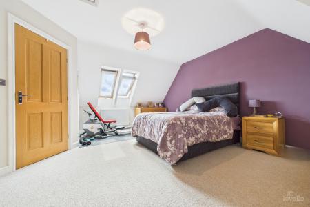 4 bedroom Semi-detached house for sale in Canberra View, Barton-upon-Humber, North Lincolnshire, DN18