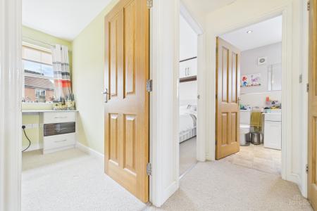 4 bedroom Semi-detached house for sale in Canberra View, Barton-upon-Humber, North Lincolnshire, DN18