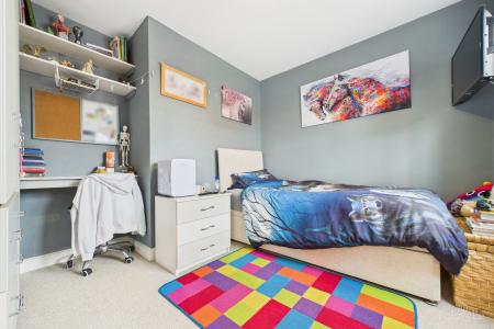 4 bedroom Semi-detached house for sale in Canberra View, Barton-upon-Humber, North Lincolnshire, DN18