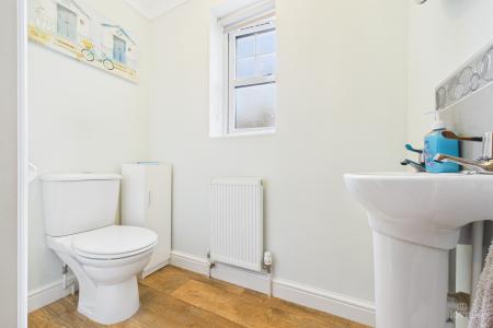 4 bedroom Semi-detached house for sale in Canberra View, Barton-upon-Humber, North Lincolnshire, DN18