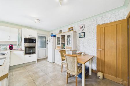 3 bedroom Detached bungalow for sale in Station Road, Ulceby, North Lincolnshire, DN39