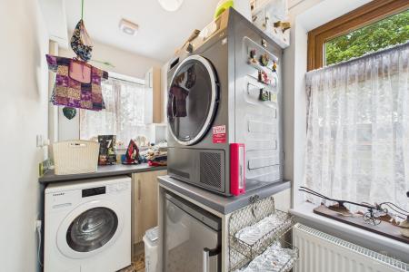 3 bedroom Detached bungalow for sale in Station Road, Ulceby, North Lincolnshire, DN39