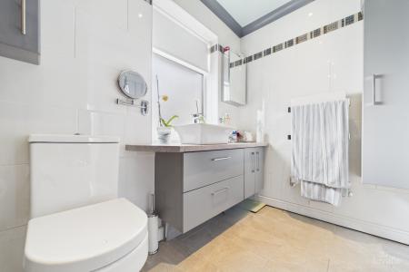 3 bedroom Detached bungalow for sale in Station Road, Ulceby, North Lincolnshire, DN39