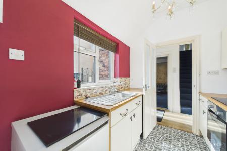 2 bedroom End of terrace house for sale in Chapel Street, Goxhill, North Lincolnshire, DN19