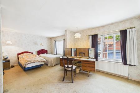 2 bedroom End of terrace house for sale in Whitecross Street, Barton-upon-Humber, North Lincolnshire, DN18