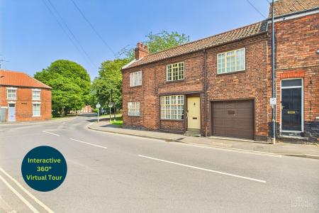 2 bedroom End of terrace house for sale in Whitecross Street, Barton-upon-Humber, North Lincolnshire, DN18