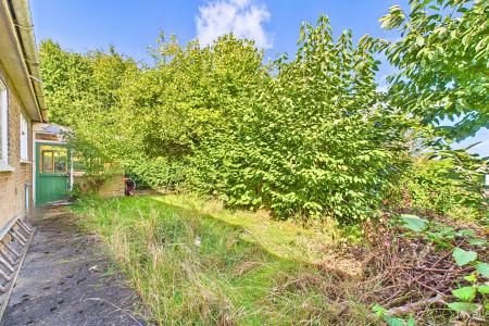 3 bedroom Detached bungalow for sale in Westfield Road, Barton-upon-Humber, North Lincolnshire, DN18