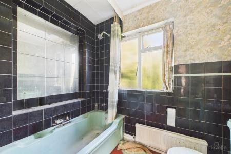 3 bedroom Detached bungalow for sale in Westfield Road, Barton-upon-Humber, North Lincolnshire, DN18