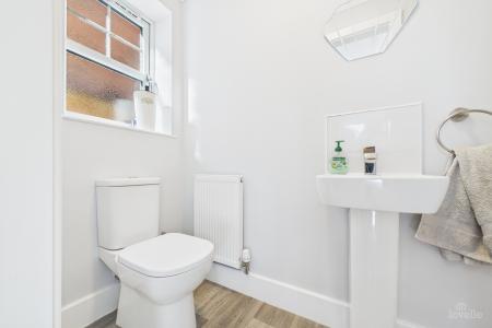 6 bedroom Detached house for sale in Huntsman Close, Goxhill, North Lincolnshire, DN19