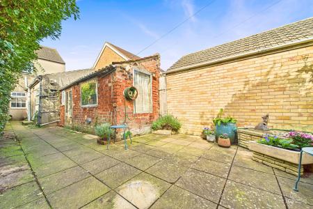 2 bedroom End of terrace house for sale in Pasture Road, Barton-upon-Humber, North Lincolnshire, DN18