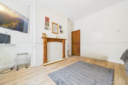 2 bedroom End of terrace house for sale in Pasture Road, Barton-upon-Humber, North Lincolnshire, DN18