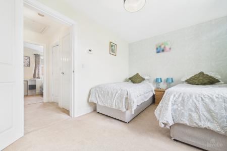 2 bedroom Semi-detached house for sale in Burgon Crescent, Winterton, North Lincolnshire, DN15