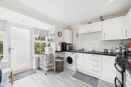 2 bedroom Semi-detached house for sale in Burgon Crescent, Winterton, North Lincolnshire, DN15