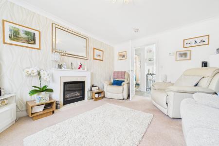2 bedroom Semi-detached house for sale in Burgon Crescent, Winterton, North Lincolnshire, DN15