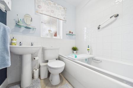 2 bedroom Semi-detached house for sale in Burgon Crescent, Winterton, North Lincolnshire, DN15
