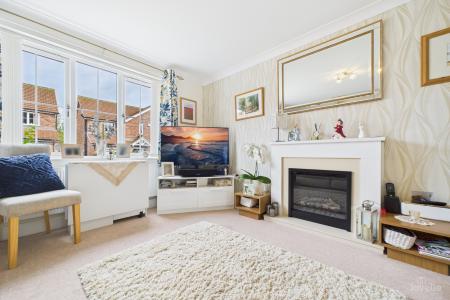 2 bedroom Semi-detached house for sale in Burgon Crescent, Winterton, North Lincolnshire, DN15